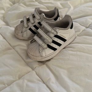 Adidas superstar toddler - size us 5k